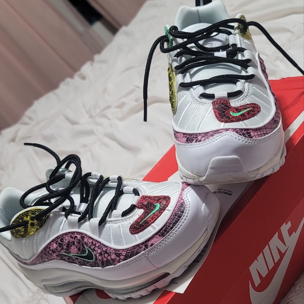 Nike Air Max - image 4